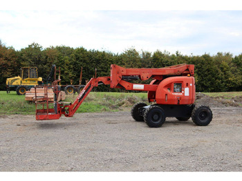 Articulated boom JLG