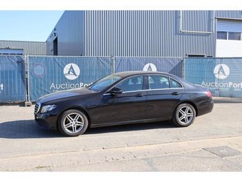 Sedan MERCEDES-BENZ