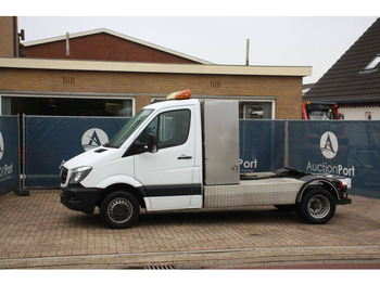 Cab chassis truck MERCEDES-BENZ Sprinter