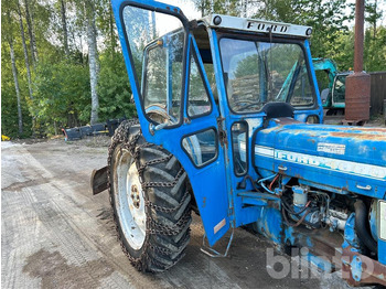 Farm tractor FORD 4000: picture 3