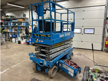 Scissor lift GENIE
