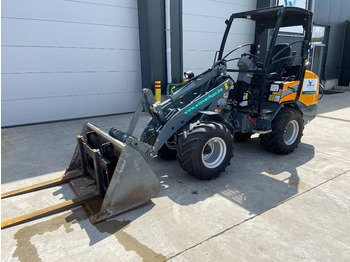 Wheel loader GiANT G 2700 X-tra HD: picture 2