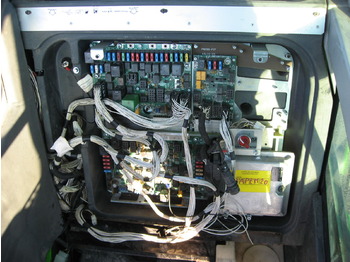 Cab for Telescopic handler MERLO komplette Kabine, complete cabin, cabine complète, Полный кабины The photo is illustrative! Various cab models still in stock. We need a VIN + SAV number to correctly identify the cabin Your Merlo.: picture 2