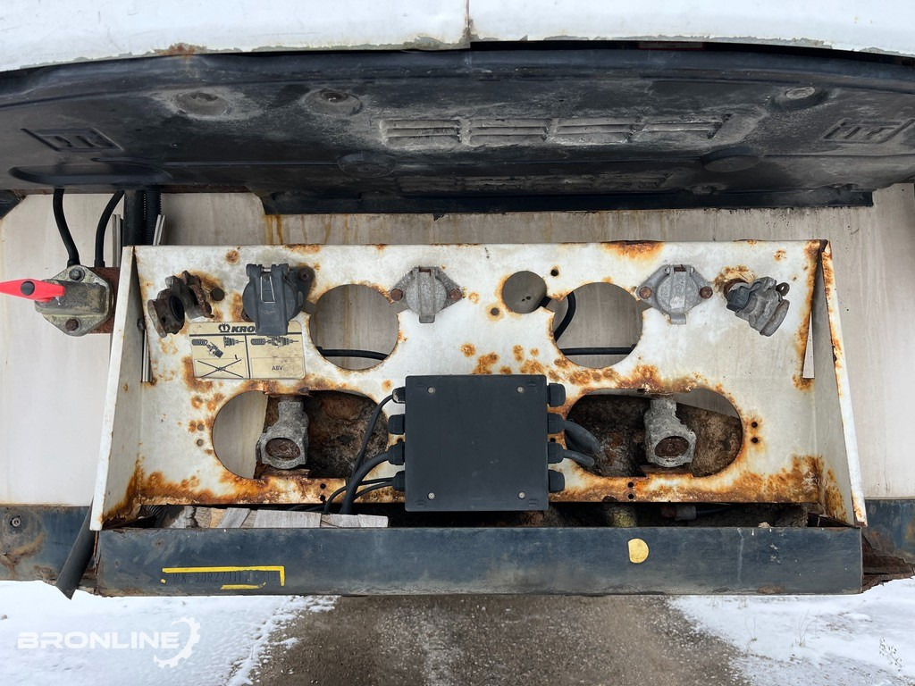 2003 KRONE SDR 27 Refrigerator semi trailer - Refrigerator semi-trailer: picture 5 2003 KRONE SDR 27 Refrigerator semi trailer - Refrigerator semi-trailer: picture 5