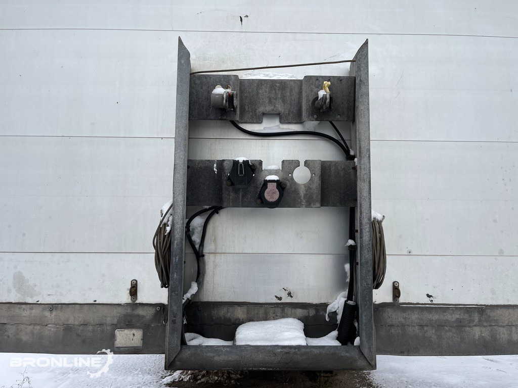 2007 HUMBAUR HSA 351324 curtain side semi-trailer - Curtainsider semi-trailer: picture 4 2007 HUMBAUR HSA 351324 curtain side semi-trailer - Curtainsider semi-trailer: picture 4