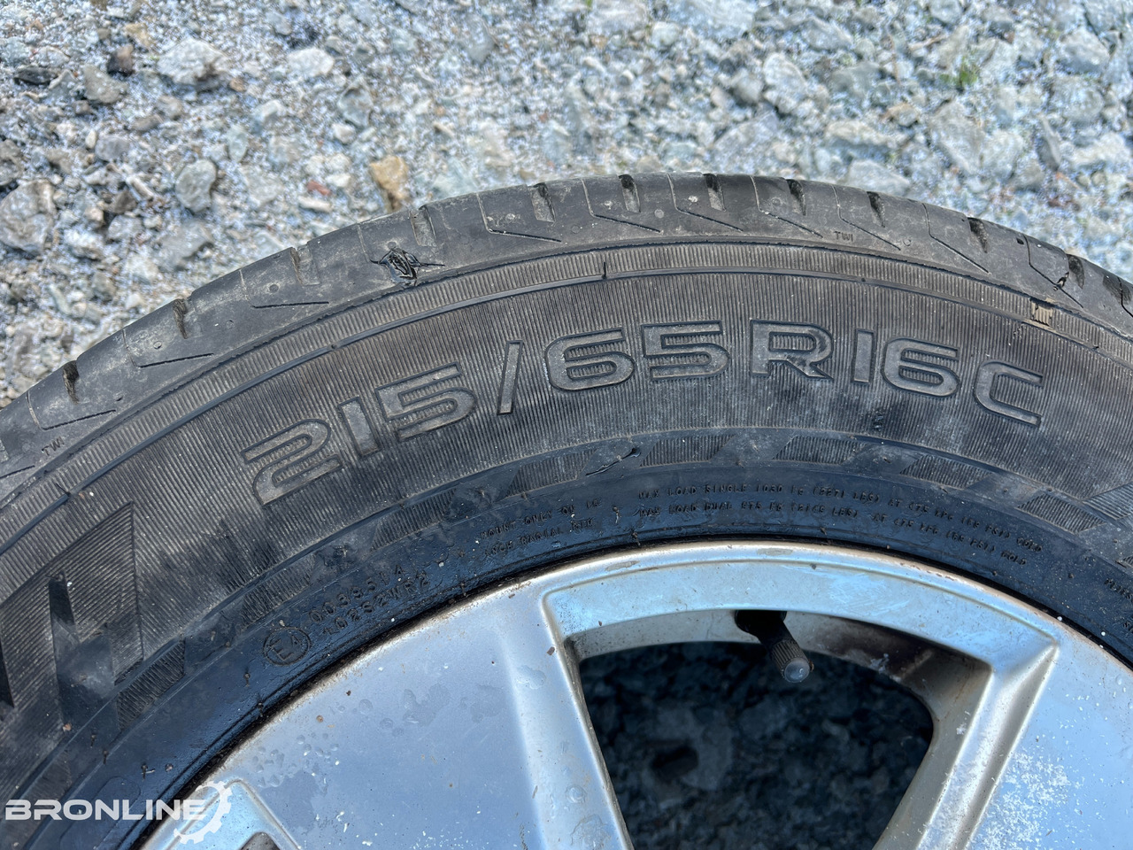 Veljekomplekt suverehvidega 215/65/R16 - Wheel and tire package for Van: picture 5 Veljekomplekt suverehvidega 215/65/R16 - Wheel and tire package for Van: picture 5
