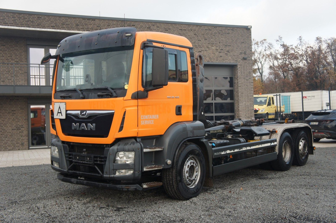 MAN TGS 26.420 Abrollkipper Meiller - Hook lift truck: picture 2 MAN TGS 26.420 Abrollkipper Meiller - Hook lift truck: picture 2