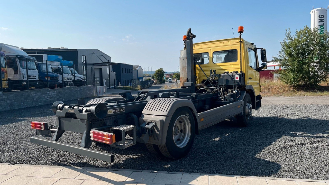 Mercedes-Benz 1318 1218 Abrollkipper Mercedes-Benz 1318 1218 Abrollkipper - Hook lift truck: picture 4 Mercedes-Benz 1318 1218 Abrollkipper Mercedes-Benz 1318 1218 Abrollkipper - Hook lift truck: picture 4