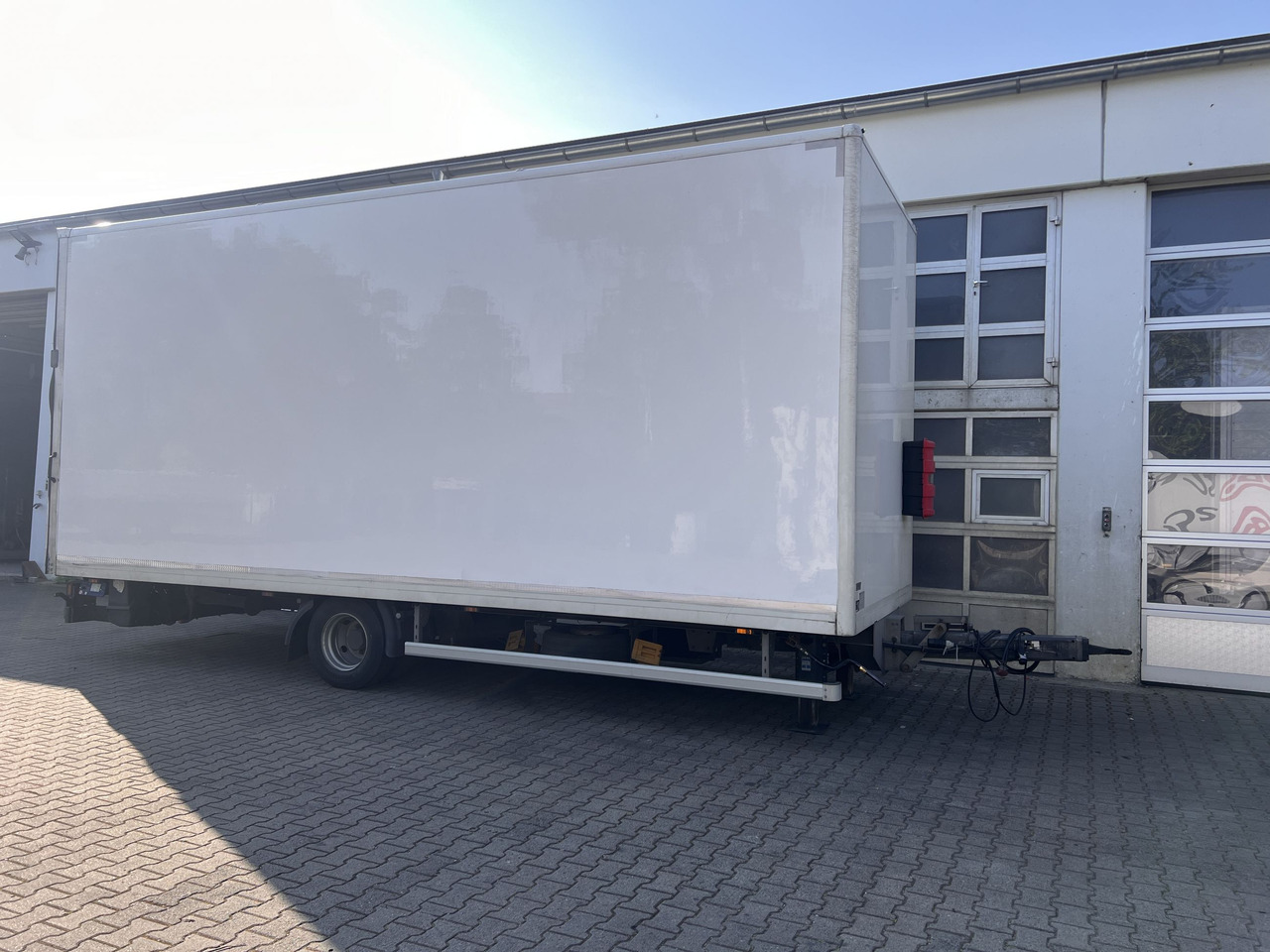 Closed box trailer Ackermann Z-KA-F10.5/7,6  1 Achs Kofferanhänger, Ladebordwand: picture 6