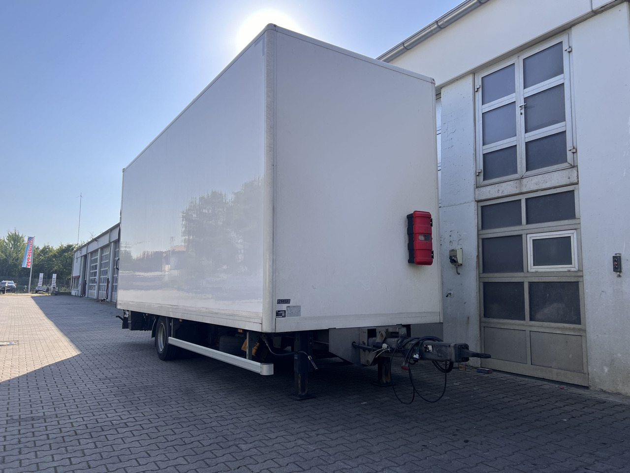 Closed box trailer Ackermann Z-KA-F10.5/7,6  1 Achs Kofferanhänger, Ladebordwand: picture 7