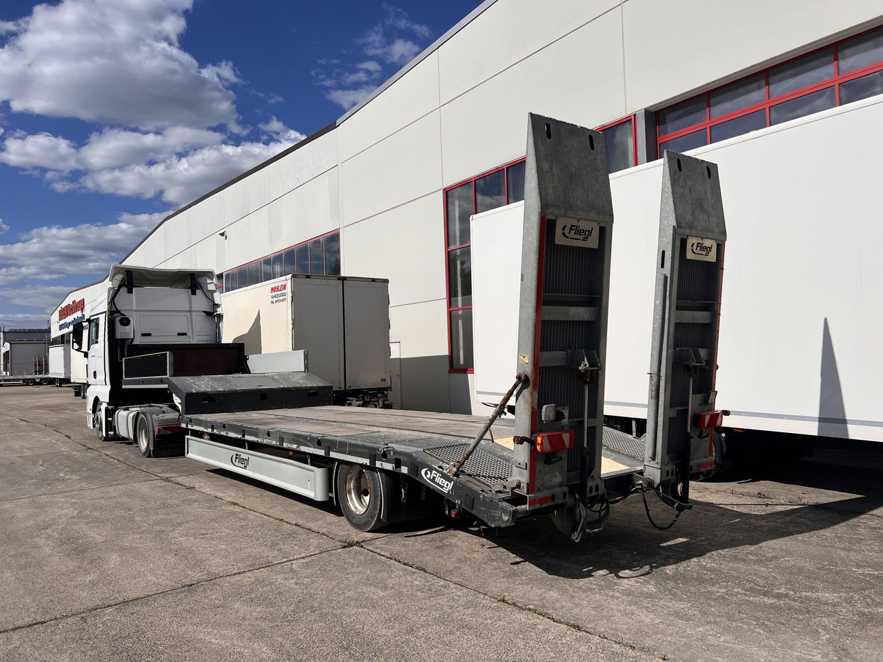 Fliegl SES210  1 Achs Satteltieflader - Low loader semi-trailer: picture 5 Fliegl SES210  1 Achs Satteltieflader - Low loader semi-trailer: picture 5
