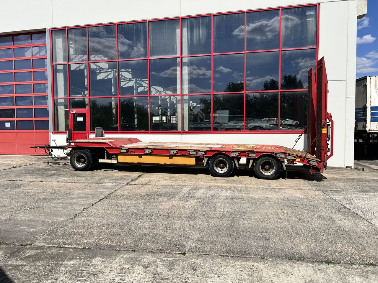 Humbaur 3 Achs Tiefladeranhänger - Low loader trailer: picture 3 Humbaur 3 Achs Tiefladeranhänger - Low loader trailer: picture 3