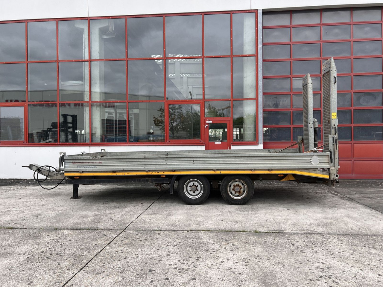 Möslein 13 t Tandemtieflader - Low loader trailer: picture 2 Möslein 13 t Tandemtieflader - Low loader trailer: picture 2