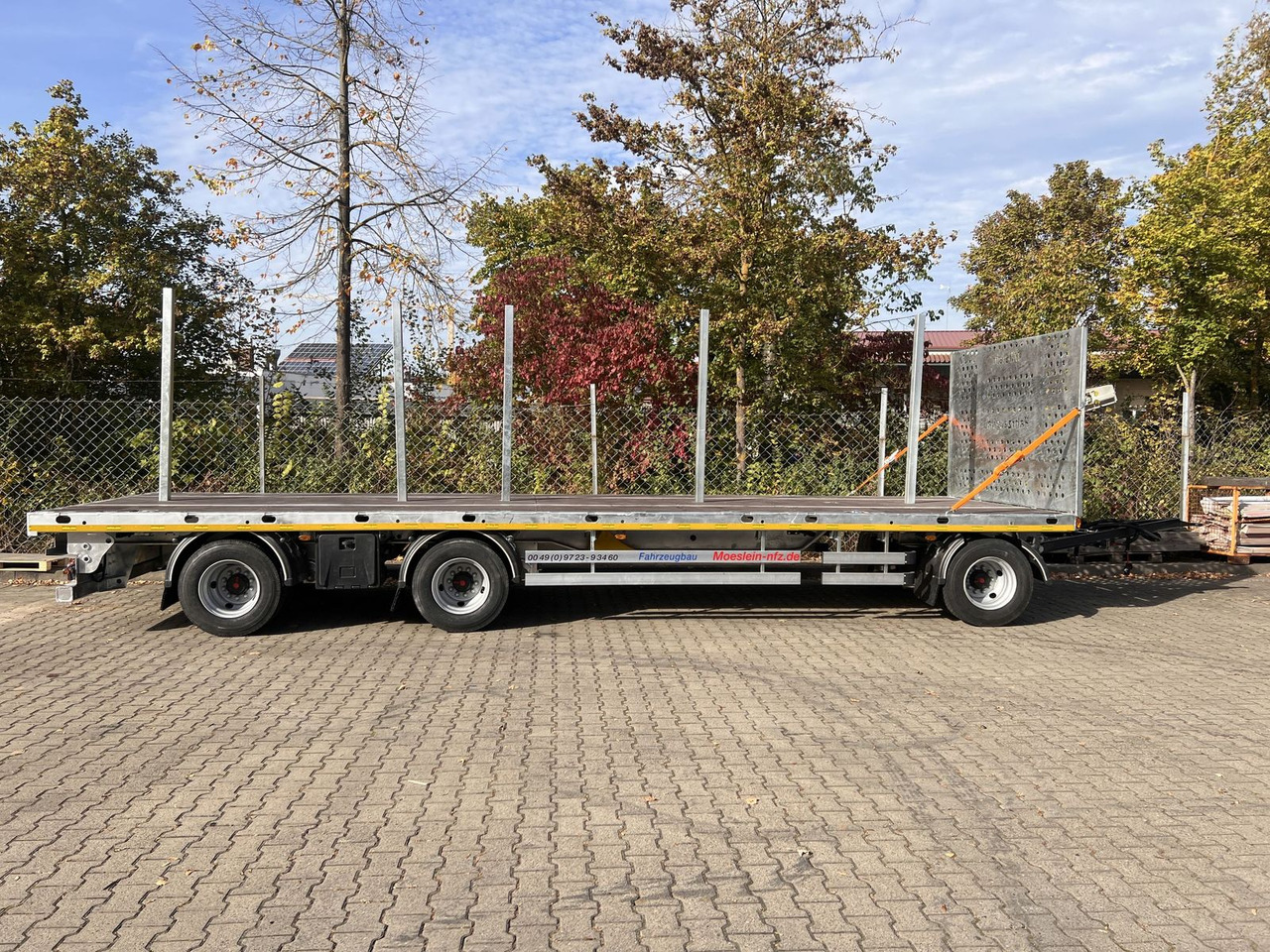 Möslein 3 Achs Jumbo- Plato- Anhänger 10 m, Mega - Dropside/ Flatbed trailer: picture 1 Möslein 3 Achs Jumbo- Plato- Anhänger 10 m, Mega - Dropside/ Flatbed trailer: picture 1
