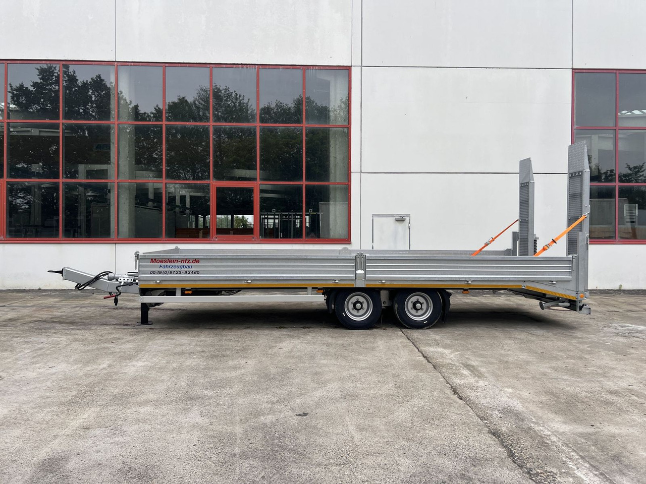 Möslein Neuer Tandemtieflader, 7,28 m Ladefläche - Low loader trailer: picture 4 Möslein Neuer Tandemtieflader, 7,28 m Ladefläche - Low loader trailer: picture 4