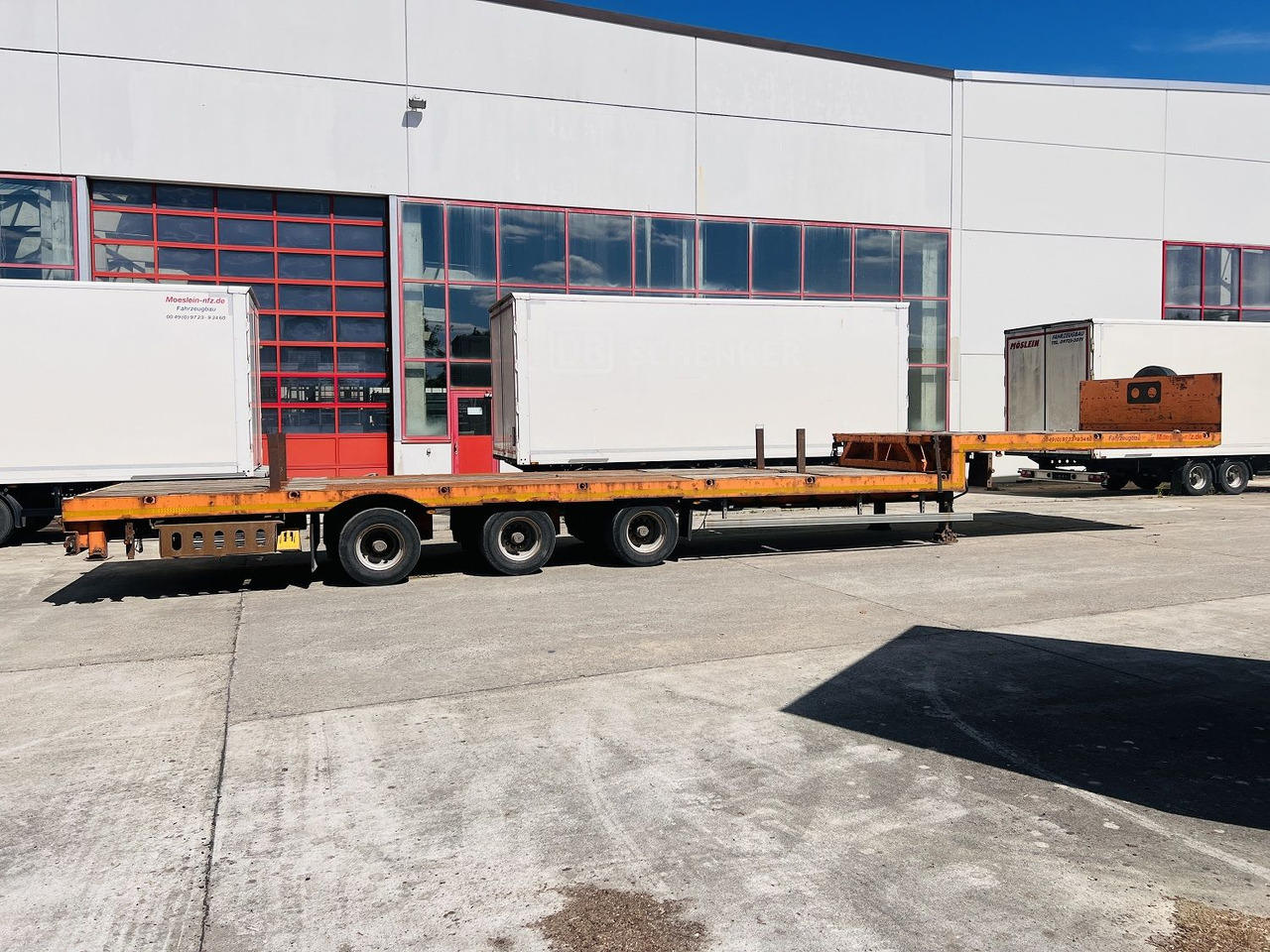 Möslein STO 3 Schwebheim 3 Achs Satteltieflader Plato 45 t GGfür Fertigteile, Baumaschinen oder Container - Low loader semi-trailer: picture 1 Möslein STO 3 Schwebheim 3 Achs Satteltieflader Plato 45 t GGfür Fertigteile, Baumaschinen oder Container - Low loader semi-trailer: picture 1
