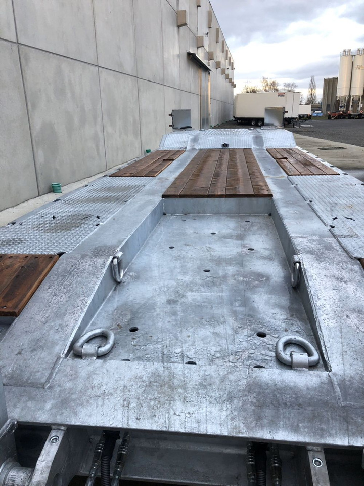 Möslein T 4 VB H1 neuer 4 Achs Tieflader hydraulischen Rampen - Low loader trailer: picture 2 Möslein T 4 VB H1 neuer 4 Achs Tieflader hydraulischen Rampen - Low loader trailer: picture 2