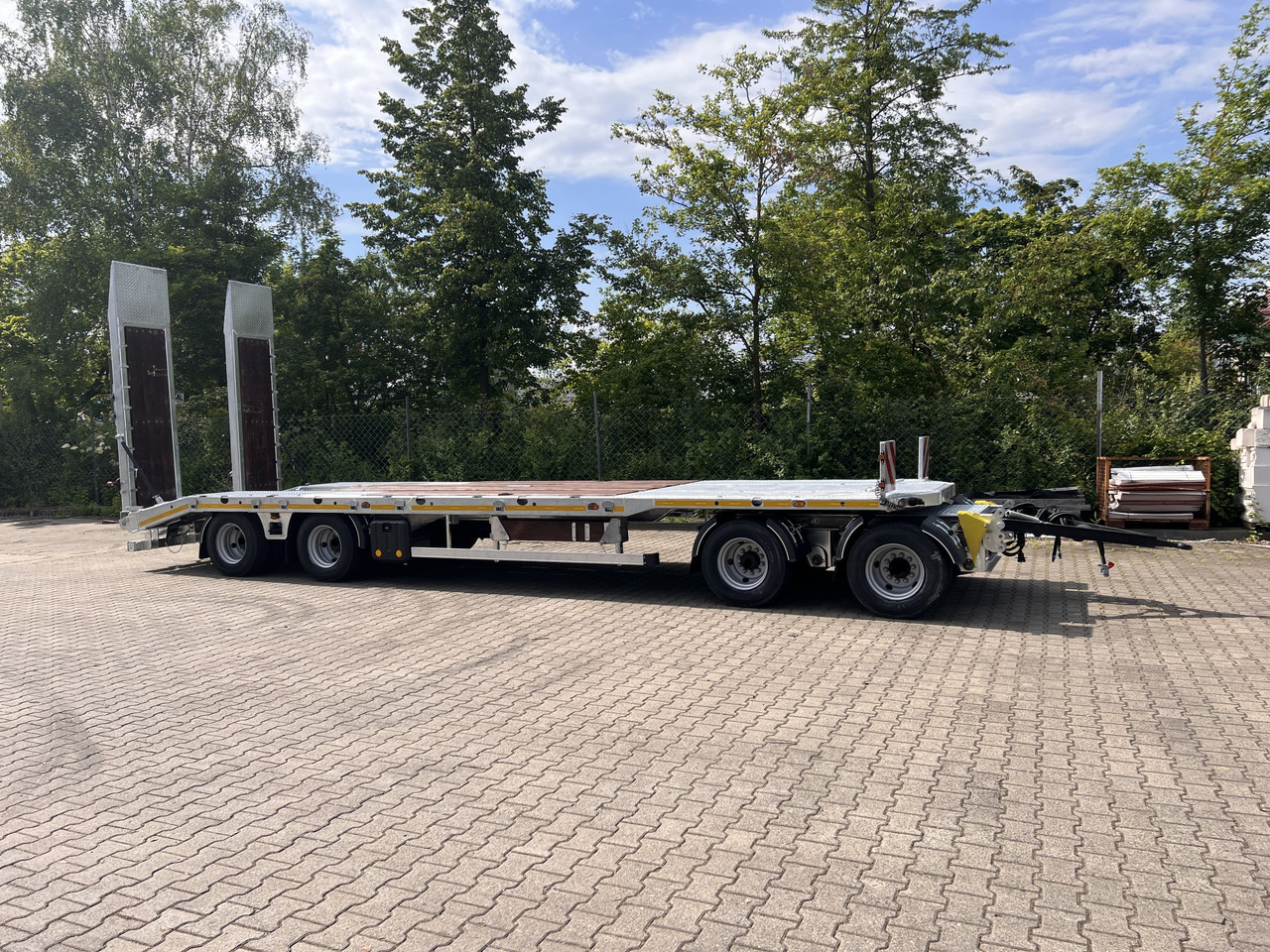 New Low loader trailer for transportation of heavy machinery Möslein T4 VB H1 gerade  neuer 4 Achs Tieflader gerade hydraulischen Rampen: picture 7