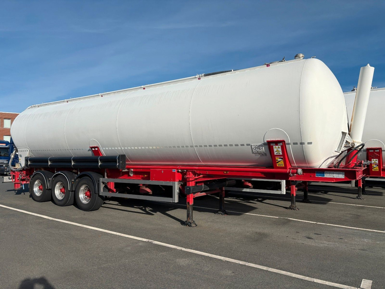 Feldbinder KIP 60.3 E-Hydraulik - Silo semi-trailer: picture 1 Feldbinder KIP 60.3 E-Hydraulik - Silo semi-trailer: picture 1