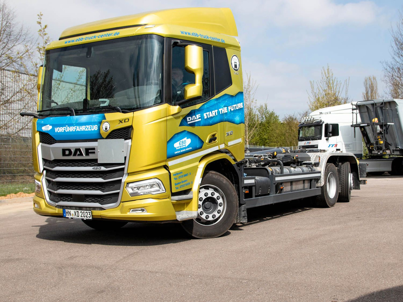 DAF FAN XD 450 SL Meiller Abrollkipper DAF FAN XD 450 SL Meiller Abrollkipper - Hook lift truck: picture 1 DAF FAN XD 450 SL Meiller Abrollkipper DAF FAN XD 450 SL Meiller Abrollkipper - Hook lift truck: picture 1