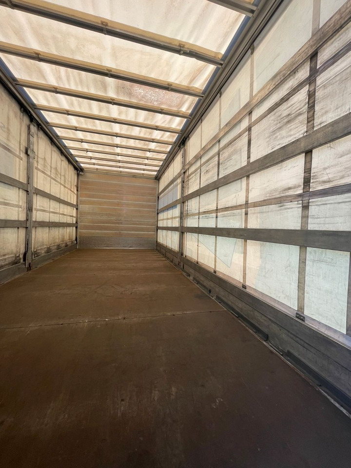 DAF LF45.180 - Curtain side van: picture 5 DAF LF45.180 - Curtain side van: picture 5