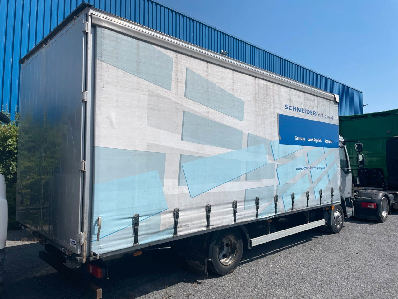 DAF LF45.180 - Curtain side van: picture 3 DAF LF45.180 - Curtain side van: picture 3