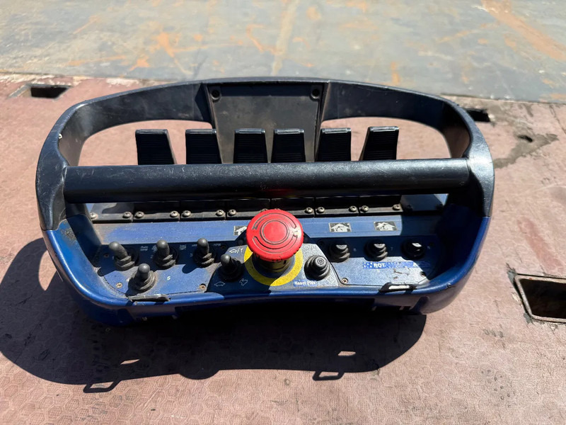 Renault Premium Lander PM 36 P radio control !!! - Crane truck: picture 4 Renault Premium Lander PM 36 P radio control !!! - Crane truck: picture 4