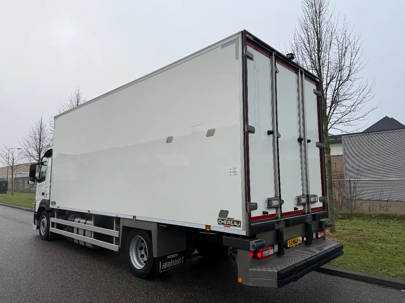 Volvo FM 330 chereau 2015 + carrier 850 - Refrigerator truck: picture 4 Volvo FM 330 chereau 2015 + carrier 850 - Refrigerator truck: picture 4