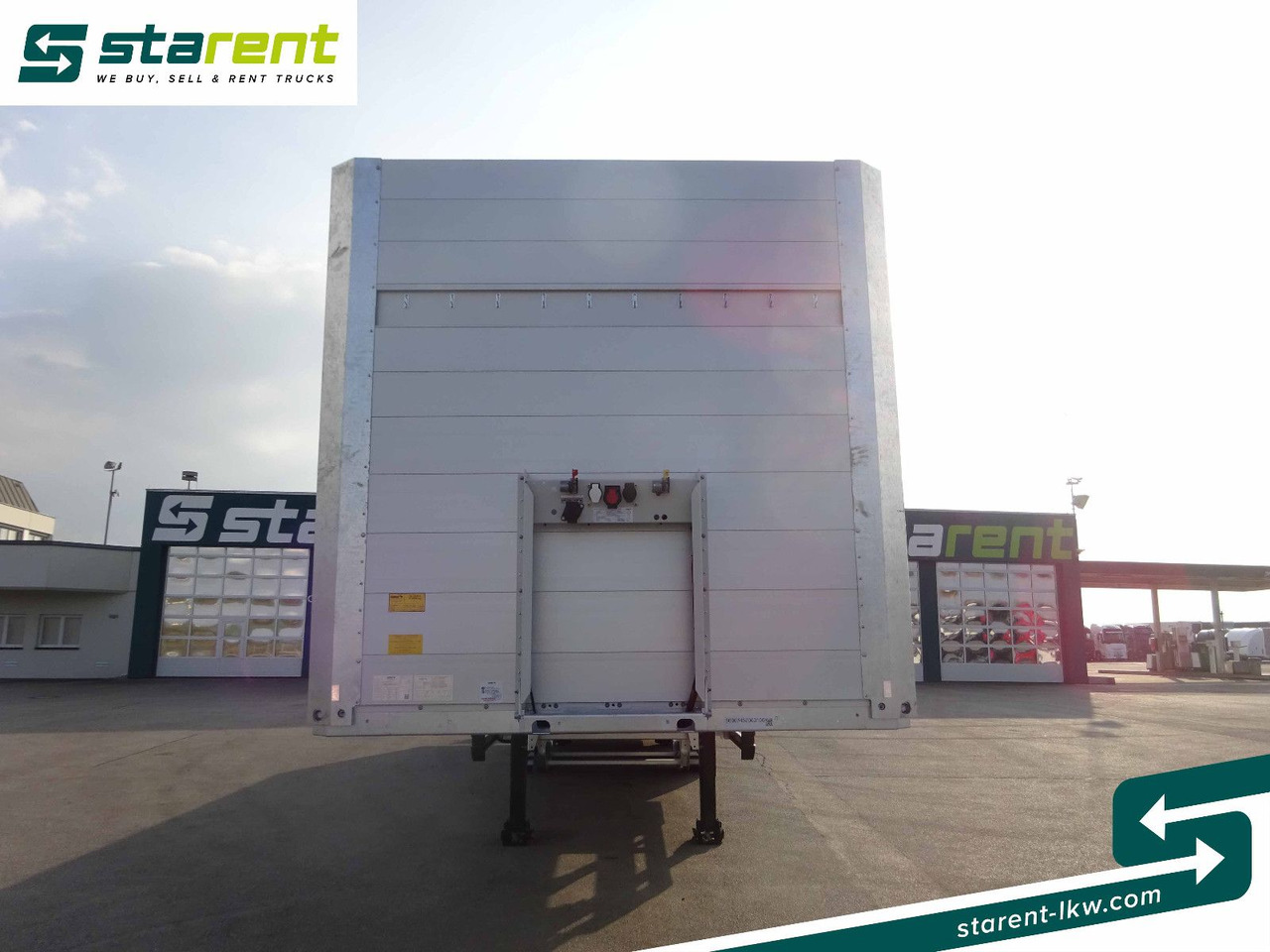 Schmitz Cargobull Baustofftrailer, Liftachse, 80cm Bordwände - Dropside/ Flatbed semi-trailer: picture 2 Schmitz Cargobull Baustofftrailer, Liftachse, 80cm Bordwände - Dropside/ Flatbed semi-trailer: picture 2