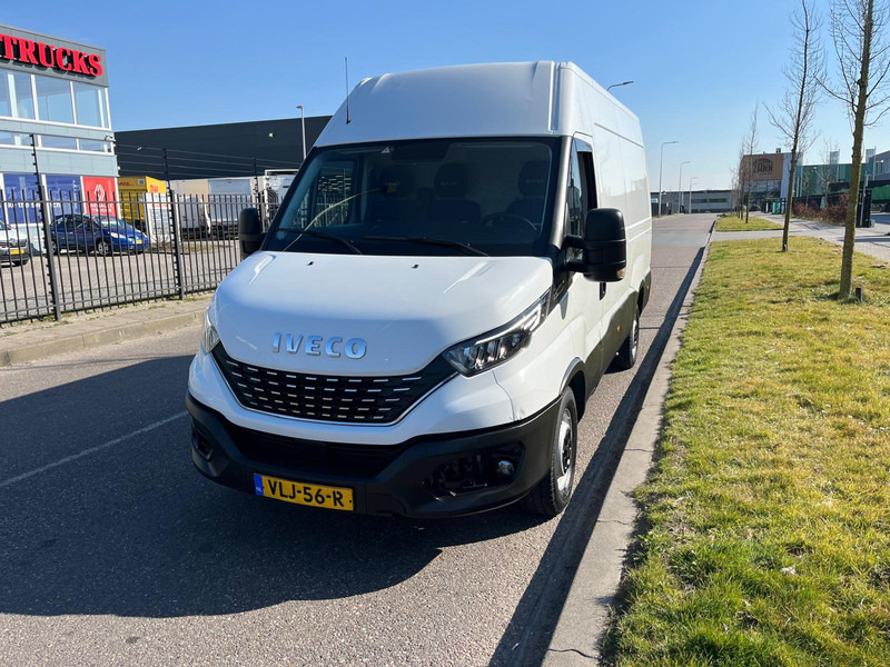 Iveco Daily 35 S 16V, Hi-Matic, 352 L H3, Airco, Camera - Panel van: picture 3 Iveco Daily 35 S 16V, Hi-Matic, 352 L H3, Airco, Camera - Panel van: picture 3