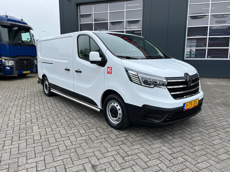 Renault Trafic E-Tech Red L2 H1, Nieuwstaat/New condition, Lees omschrijving/Read description - Small van, Electric van: picture 5 Renault Trafic E-Tech Red L2 H1, Nieuwstaat/New condition, Lees omschrijving/Read description - Small van, Electric van: picture 5