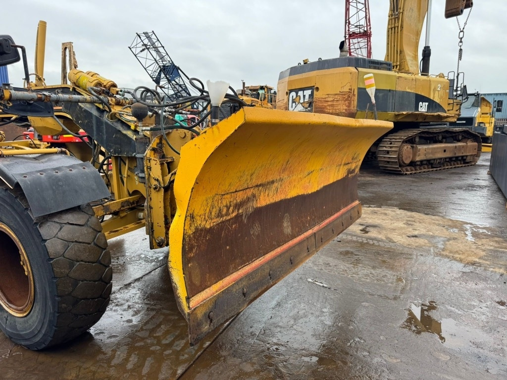 Grader CAT 140 H: picture 8