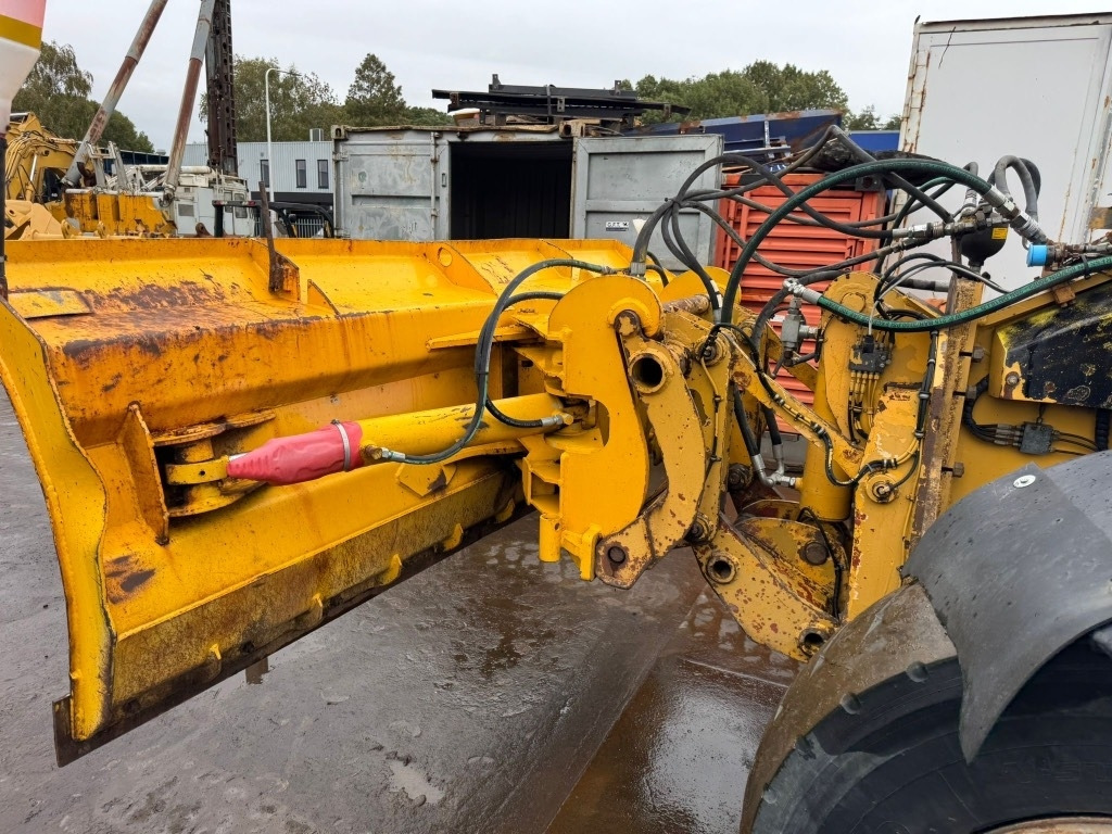 Grader CAT 140 H: picture 15