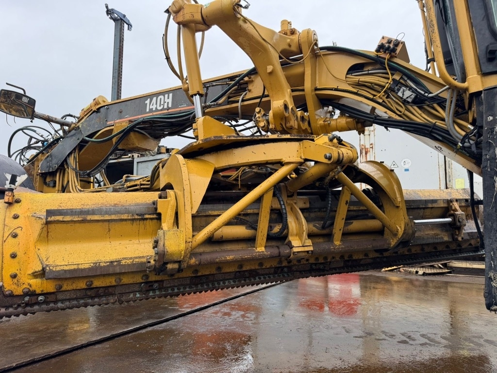 Grader CAT 140 H: picture 13