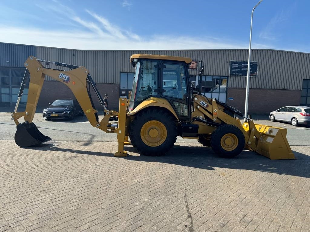 CAT 424 4X4 ( NEW UNUSED ) - Backhoe loader: picture 5 CAT 424 4X4 ( NEW UNUSED ) - Backhoe loader: picture 5