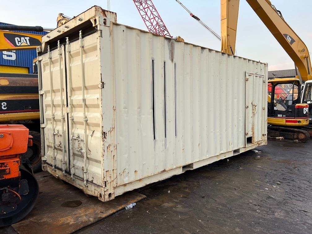 CAT C18 650kva generator - Generator set: picture 1 CAT C18 650kva generator - Generator set: picture 1