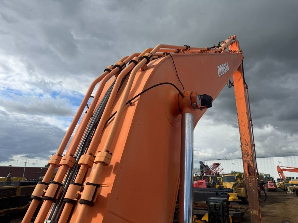 Excavator Doosan DX 300 LC ( 4.690 original hours 18M long reach ): picture 20 Excavator Doosan DX 300 LC ( 4.690 original hours 18M long reach ): picture 20