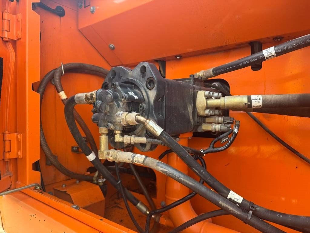 Excavator Doosan DX 300 LC ( 4.690 original hours 18M long reach ): picture 18 Excavator Doosan DX 300 LC ( 4.690 original hours 18M long reach ): picture 18