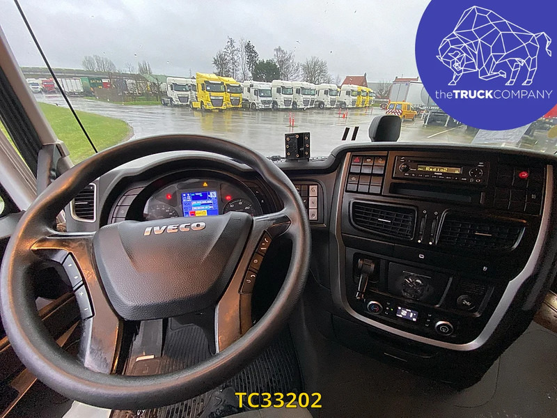 Iveco Stralis 420 - Curtainsider truck: picture 5 Iveco Stralis 420 - Curtainsider truck: picture 5