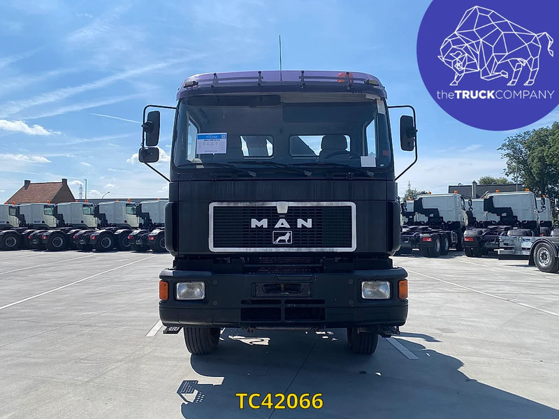 MAN F 2000 19.272 - Container transporter/ Swap body truck: picture 2 MAN F 2000 19.272 - Container transporter/ Swap body truck: picture 2