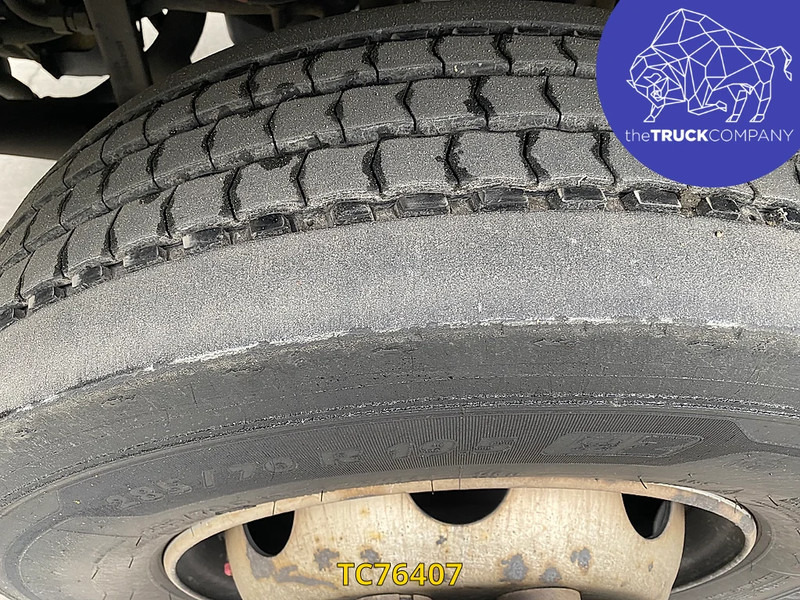 Refrigerator truck Renault D 210: picture 9