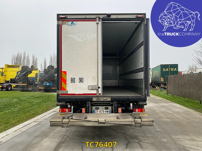 Refrigerator truck Renault D 210: picture 14