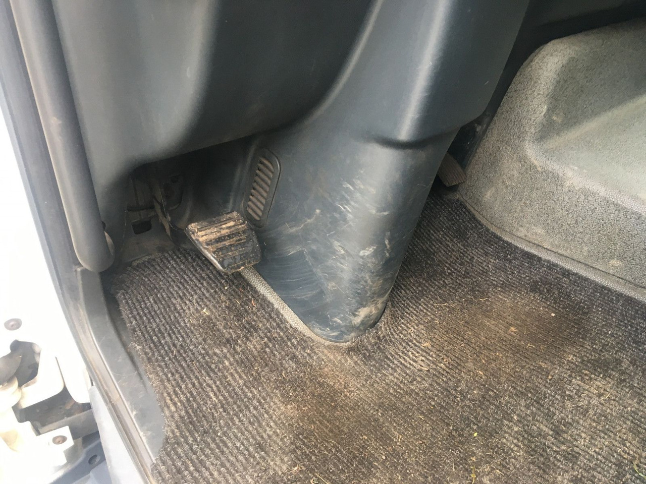 MAN 12.210 Erst 302000 km - Curtainsider truck: picture 5 MAN 12.210 Erst 302000 km - Curtainsider truck: picture 5