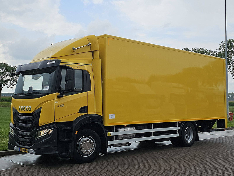 Iveco S-WAY AD190S33 2T TAILLIFT AIRCO - Box truck: picture 2 Iveco S-WAY AD190S33 2T TAILLIFT AIRCO - Box truck: picture 2