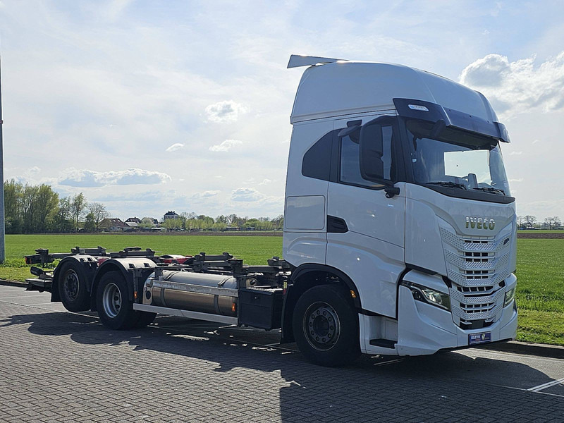 Iveco S-WAY AS260S46 LNG INT. STEERAXLE - Container transporter/ Swap body truck: picture 5 Iveco S-WAY AS260S46 LNG INT. STEERAXLE - Container transporter/ Swap body truck: picture 5