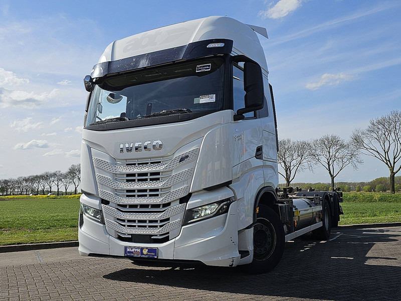 Iveco S-WAY AS260S46 LNG INT. STEERAXLE - Container transporter/ Swap body truck: picture 1 Iveco S-WAY AS260S46 LNG INT. STEERAXLE - Container transporter/ Swap body truck: picture 1