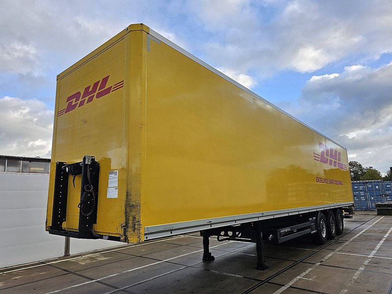 Kögel SKH24 LIFT AXLE TAILLIFT - Closed box semi-trailer: picture 1 Kögel SKH24 LIFT AXLE TAILLIFT - Closed box semi-trailer: picture 1
