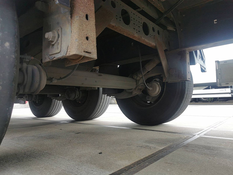 Closed box semi-trailer Krone SD: picture 11