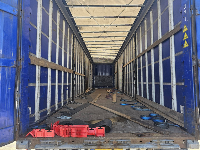 Curtainsider semi-trailer Krone SD: picture 6