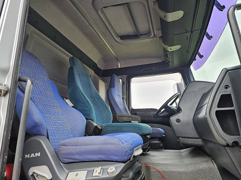 Box truck MAN 18.310 TGA AIRCO TAILLIFT DOORS: picture 7
